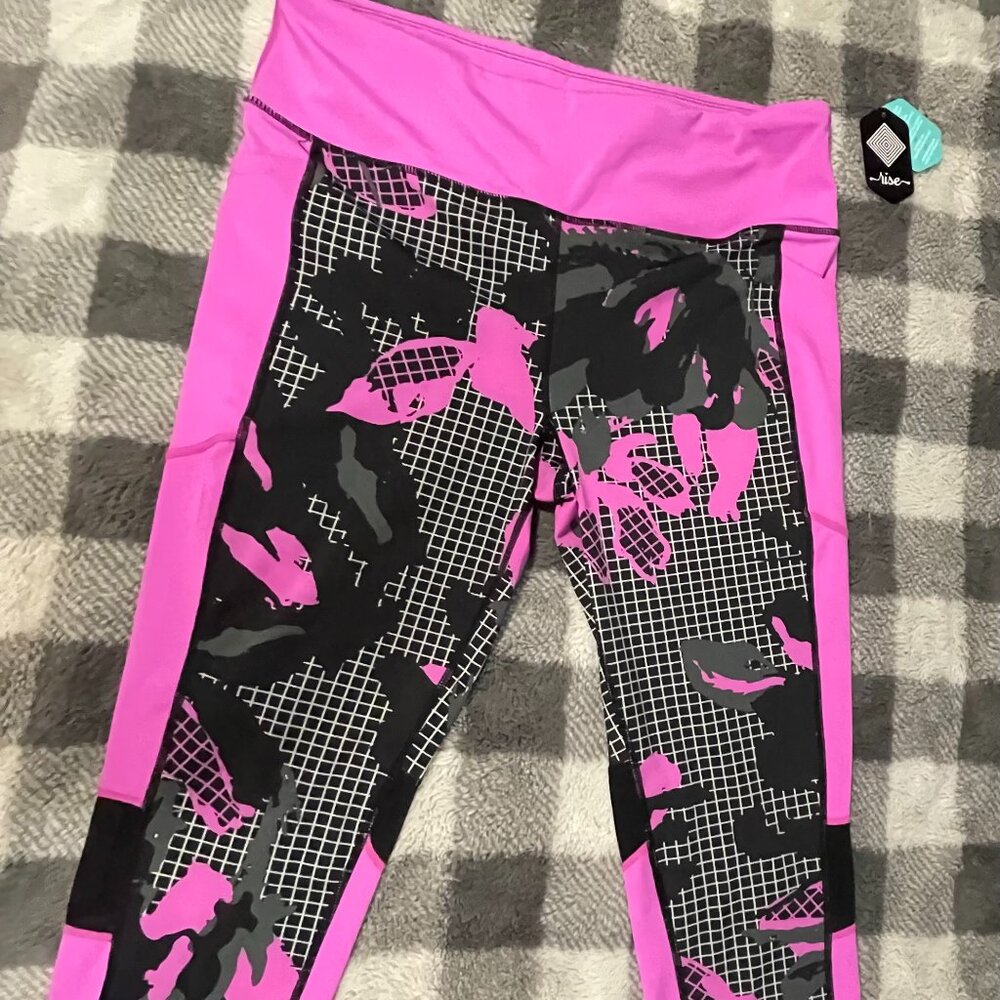 LuLaRoe Fearless Capri Cropped Workout Leggings XL NWT